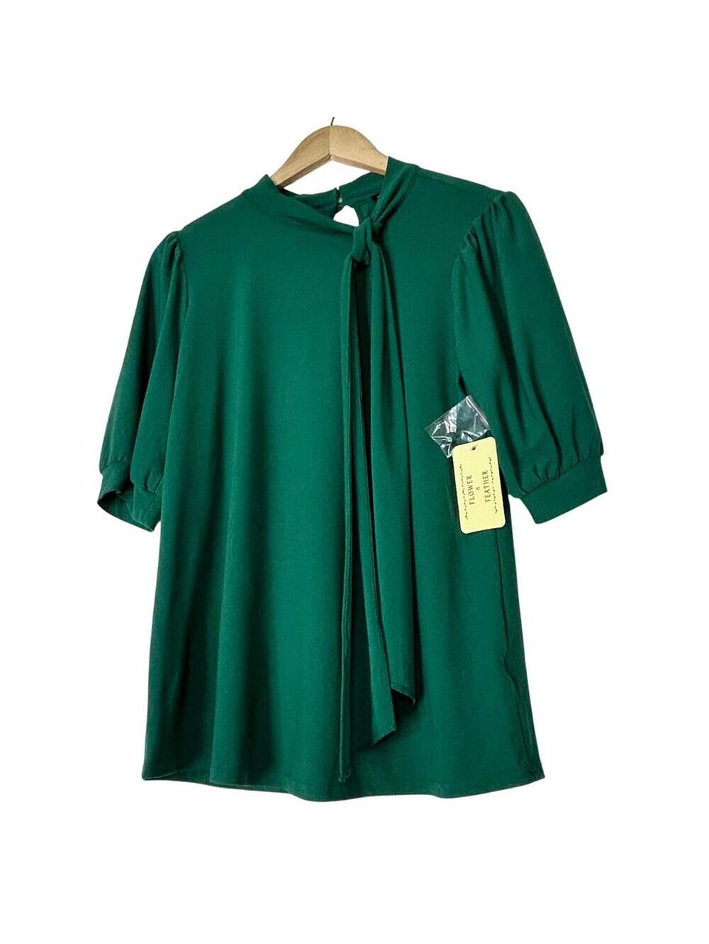 NWT Flower & Feather Green Spring Blouse M Short Sleeve Keyhole Neck Stretch